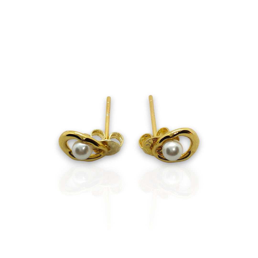18K Gold Pearl Stud Earrings – Timeless Elegance for Women